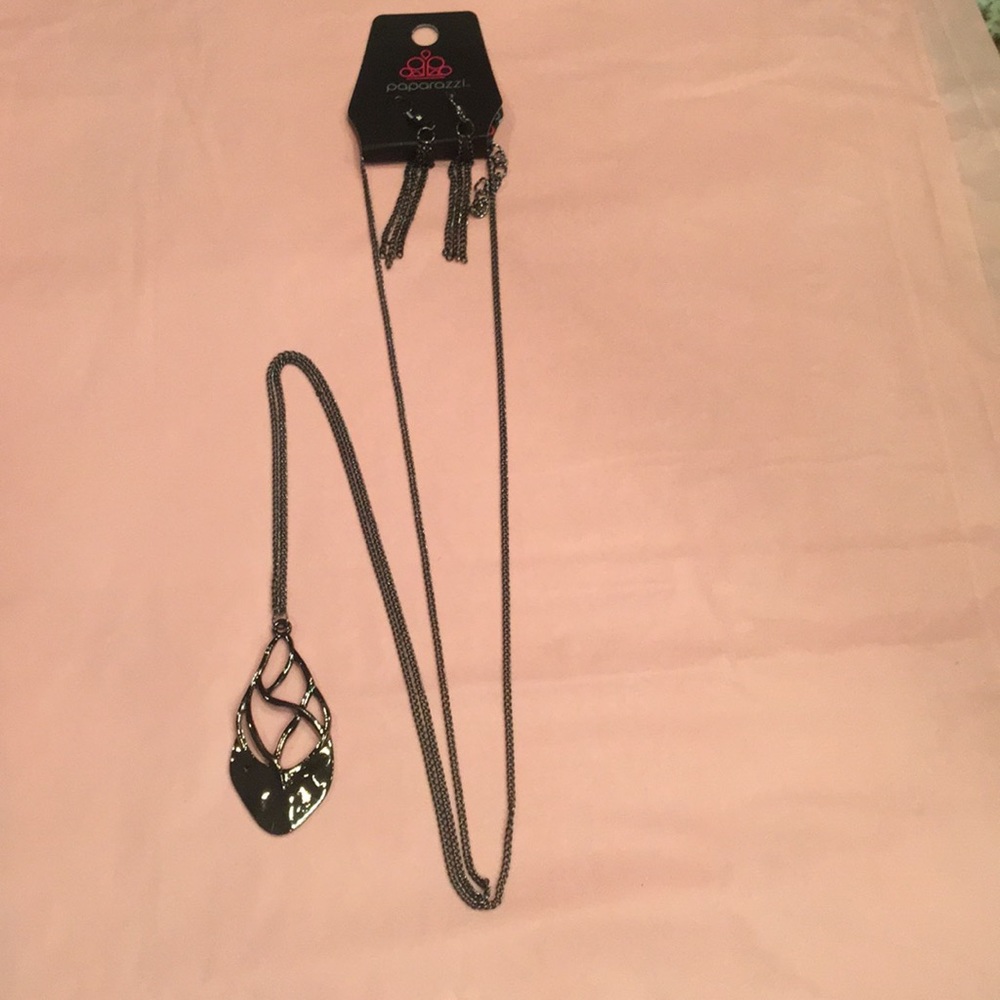 Modern design or necklace and matching earrings
